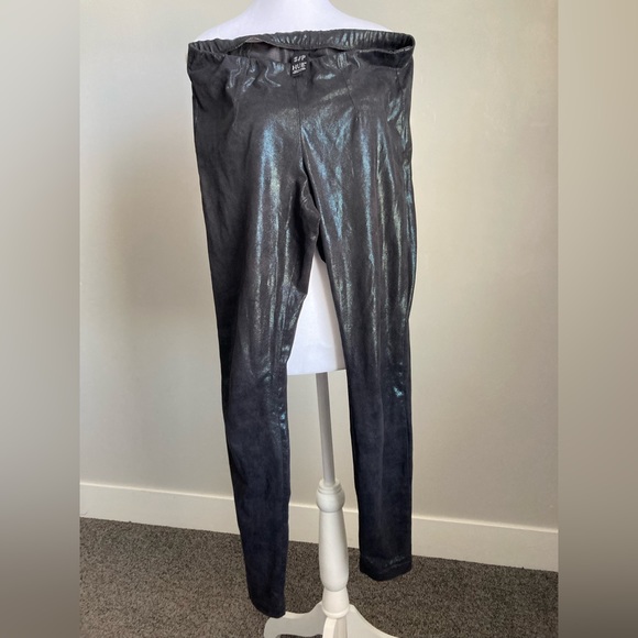 Super shiny pants S small/petite. Flattering and fit loose in the waist. Hue - Picture 4 of 4